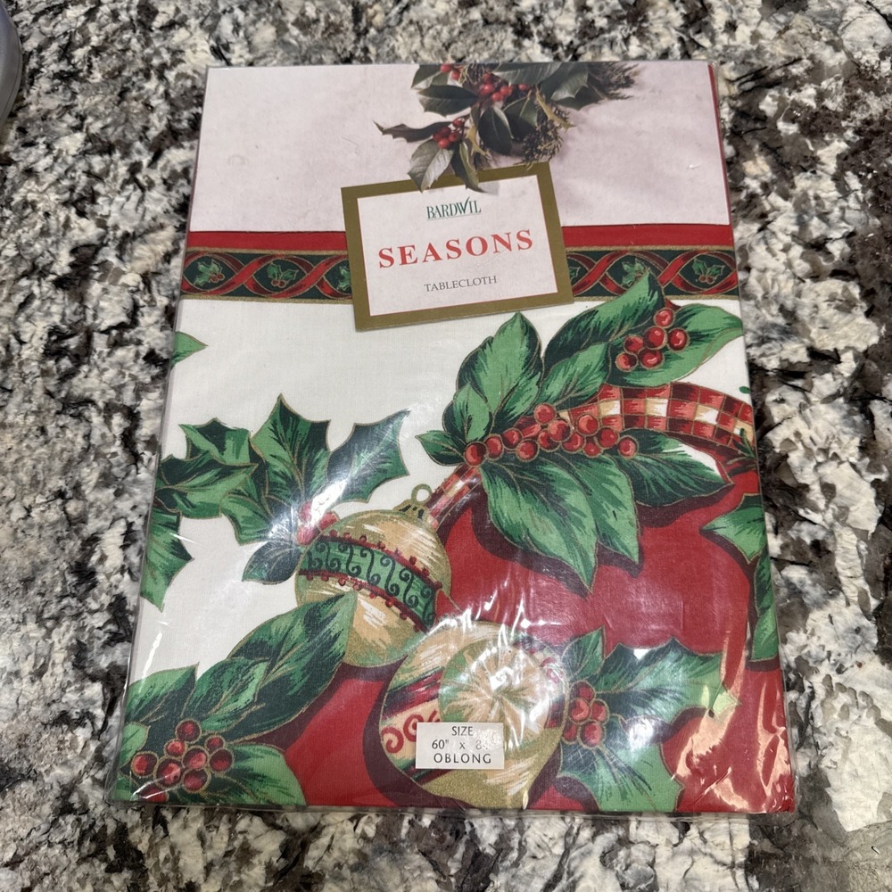 Bardwell Seasons Classic Christmas Tablecloth Oblong 60 x 84 Red Green NEW